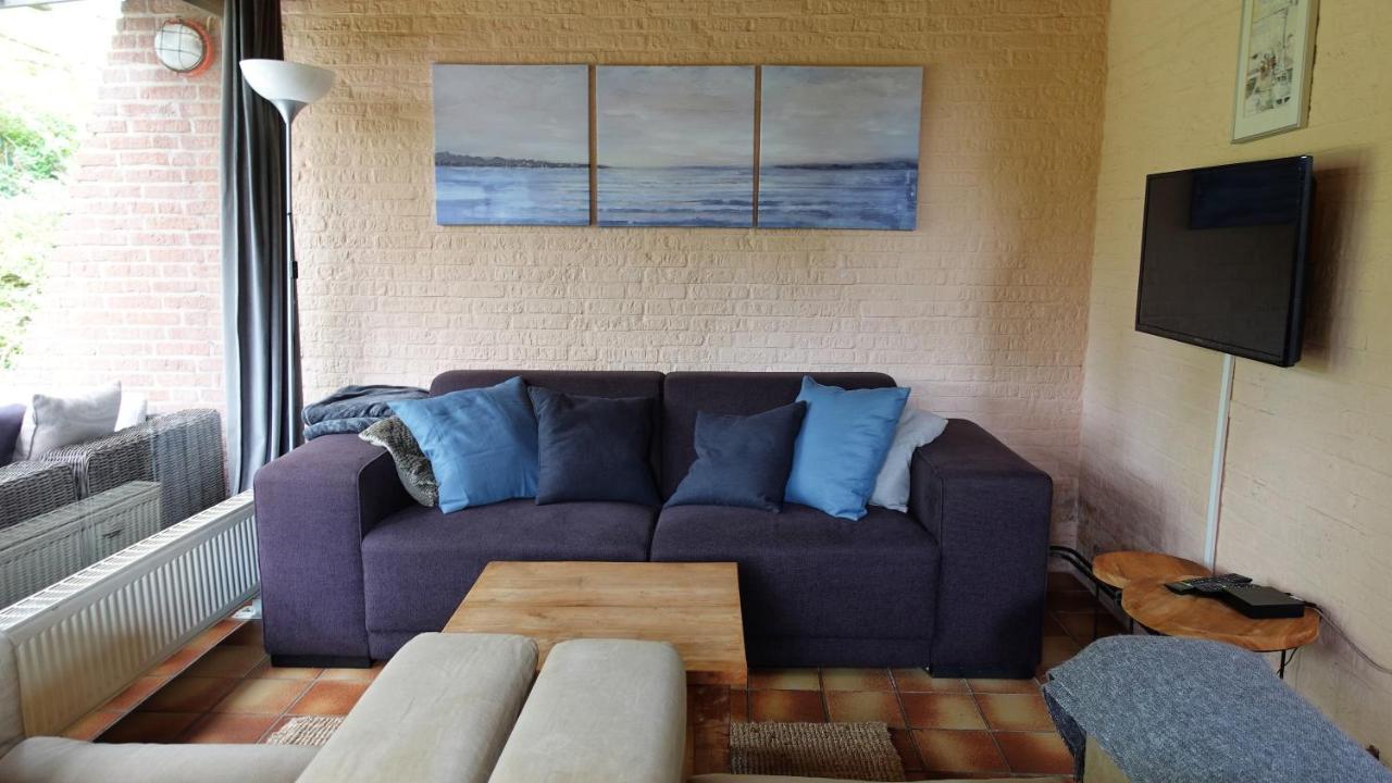 Oude-Tonge Holiday House Near Fishing Waters Exterior foto